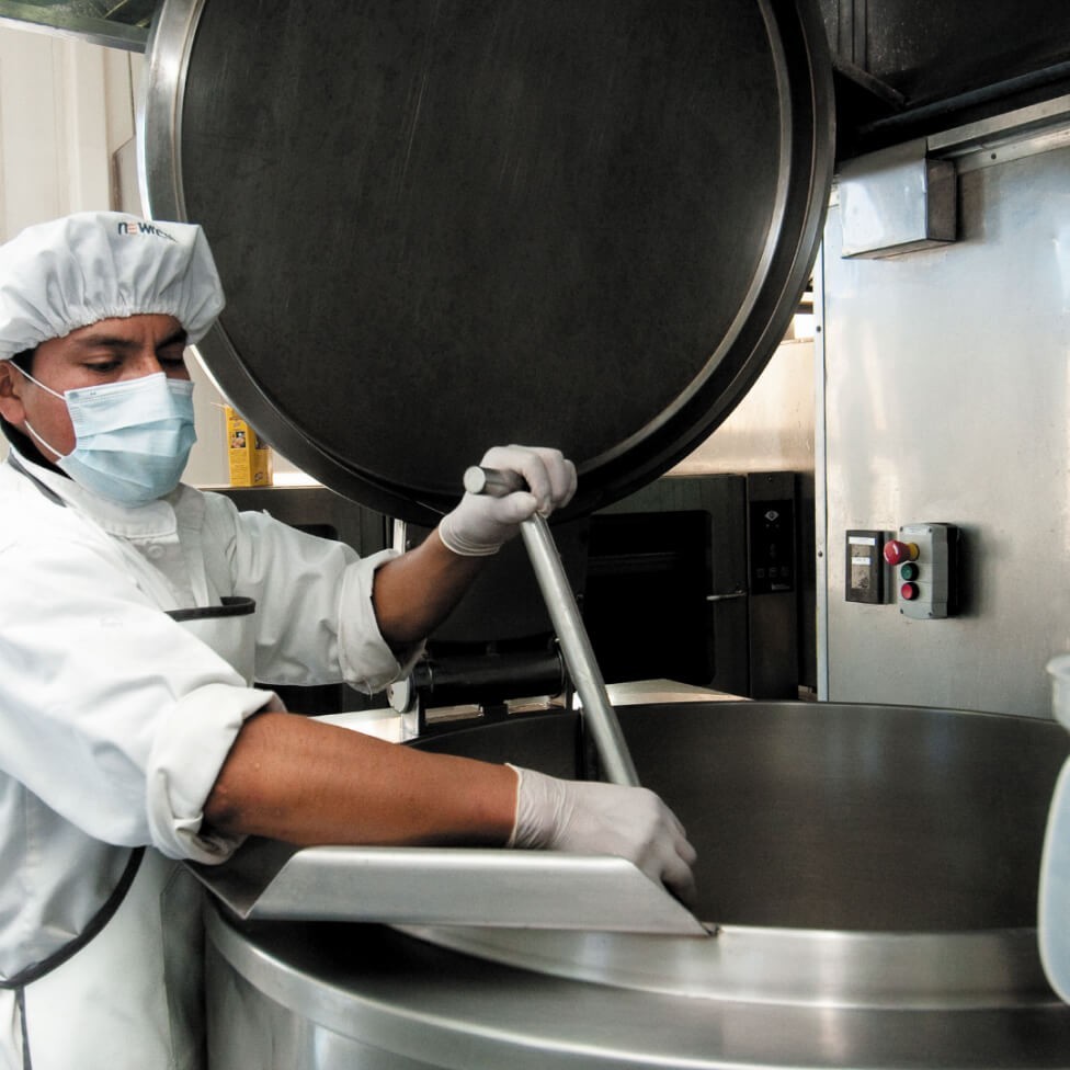 تقديم الطعام لضيوف الرحمن 